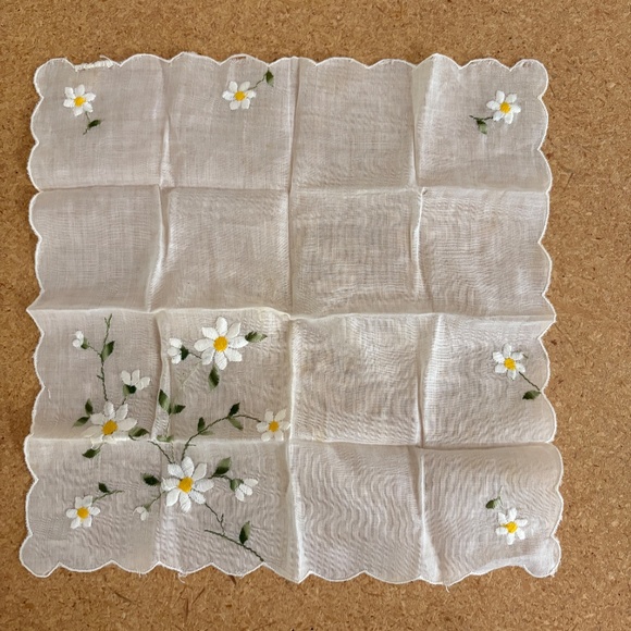 LOT of 12 Vintage Hankerchiefs - Picture 8 of 14